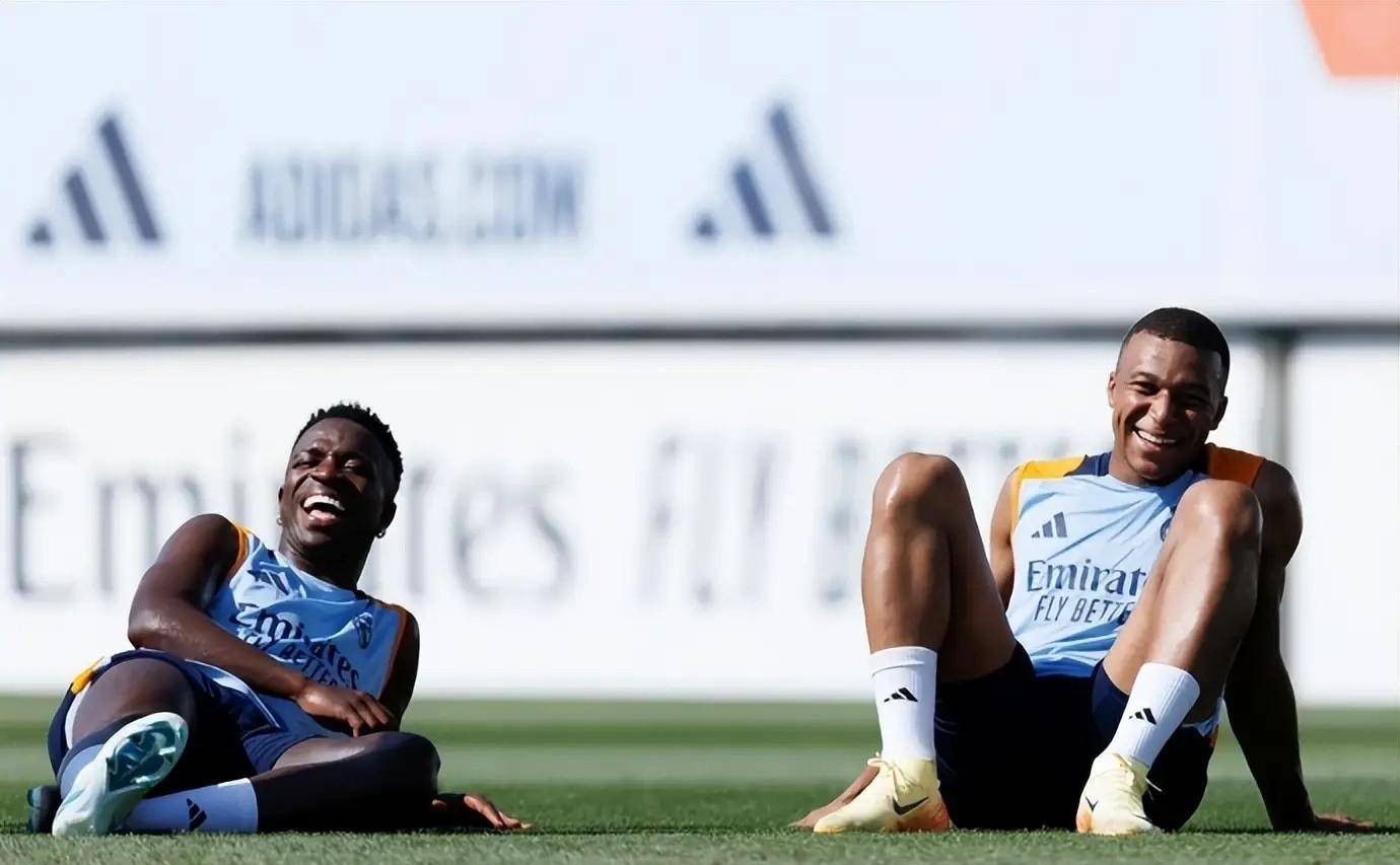 ayx爱游戏电竞-姆巴佩为什么觉得梅西最佳