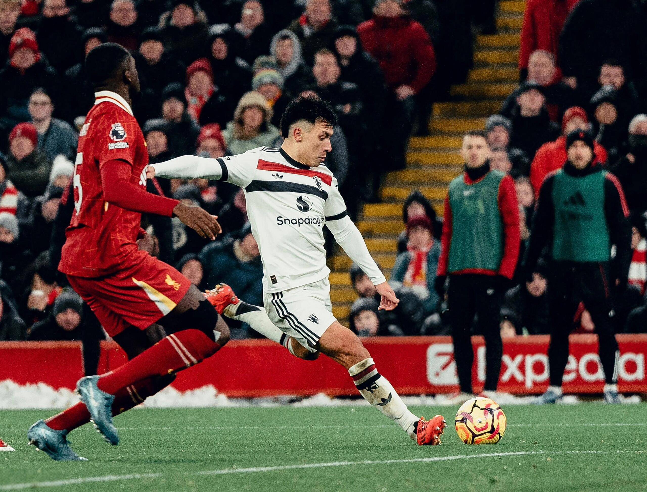 ayx爱游戏在线入口-关于太狠了！拜仁慕尼黑冲刺阶段门线救险阿斯顿维拉围绕德甲防线松动，窗口期阿斯顿维拉调整名单以备足总杯的信息